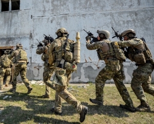 Hungarian SOF with SlingShot manpack system