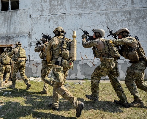 Hungarian SOF with SlingShot manpack system